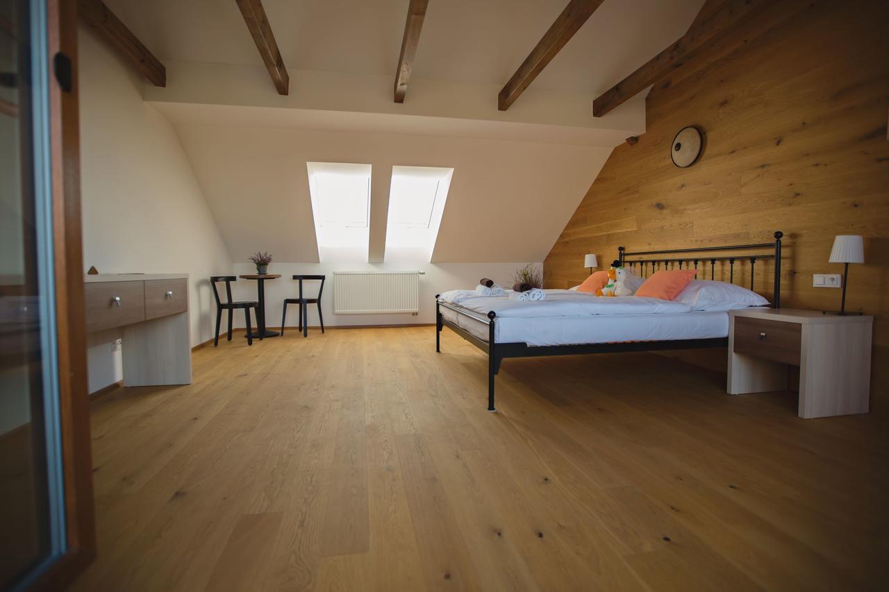 Statek Ceska Lipa Myslovice Hotel Klatovy Ngoại thất bức ảnh